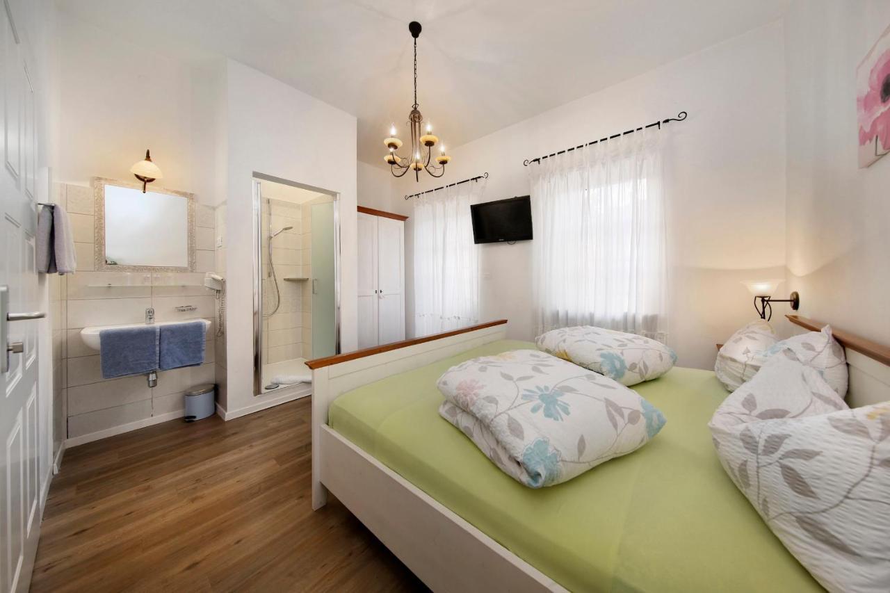 Garni Villa Tyrol - Adults Only Merano Room photo